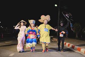 BIB: 9224
                            <button type="button" onclick="openModal(3406379)" class="btn btn-primary btn-sm float-right btn-popup" data-toggle="modal" data-target=".modal-high-quality">
                        <i class="fas fa-shopping-cart"></i> Add to Cart
                    </button>
                                            <button type="button" onclick="isThisMe(3406379, true)" class="btn btn-success btn-sm float-right btn-popup btn-isme hidden" data-toggle="tooltip" data-placement="bottom" title="นี่คือรูปของคุณใช่ไหม คลิกที่นี่เพื่อเอาเข้าอัลบั้ม">
                        <i class="fas fa-plus"></i> Add to album
                    </button>
                    <button type="button" onclick="isThisMe(3406379, false)" class="btn btn-warning btn-sm float-right btn-popup btn-isnotme hidden">
                        <i class="fas fa-ban"></i> Remove from album
                    </button>